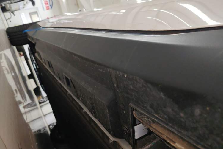 Used Hongqi E-QM5 2023 Revised Version Basic Travel Edition Right Side Sill