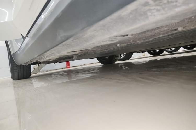 Used Hongqi E-QM5 2023 Revised Version Basic Travel Edition Right Side Sill