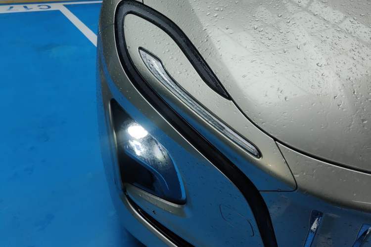 Used Hongqi E-QM5 2023 560km PLUS Right Front Headlight
