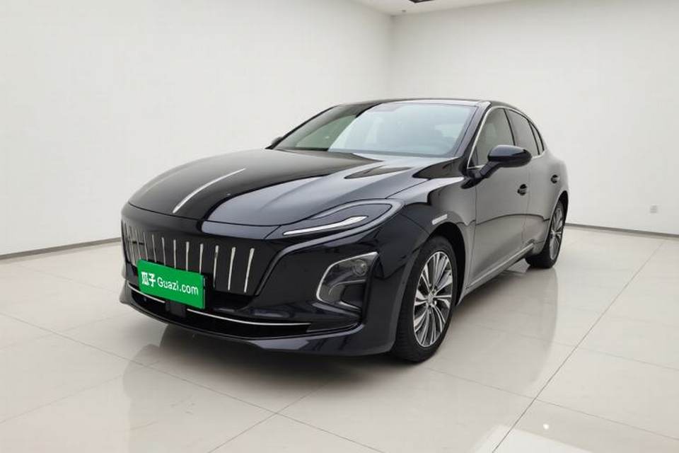 Hongqi E-QM5 2024