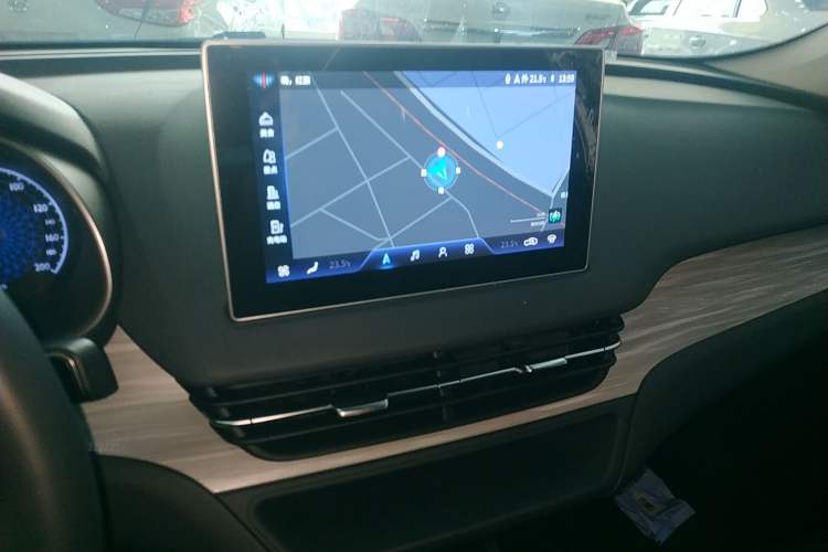 Used Hongqi E-QM5 2024 610 km PLUS Audio And AC Panel