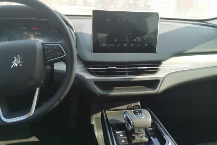 Used Hongqi E-QM5 2024 500km Range Edition Audio And AC Panel