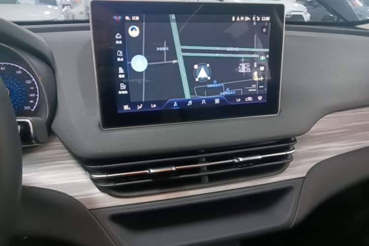 Used Hongqi E-QM5 2024 560km PLUS Audio And AC Panel