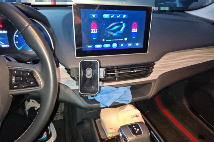 Used Hongqi E-QM5 2024 610 km PLUS Audio And AC Panel