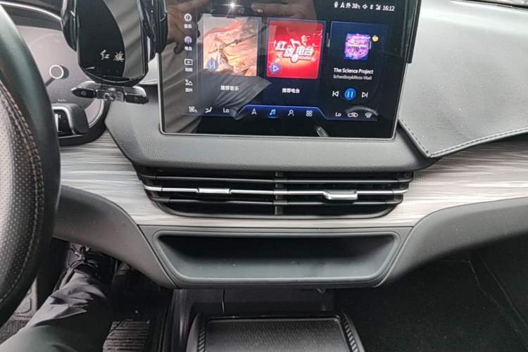 Used Hongqi E-QM5 2024 610 km PLUS Audio And AC Panel