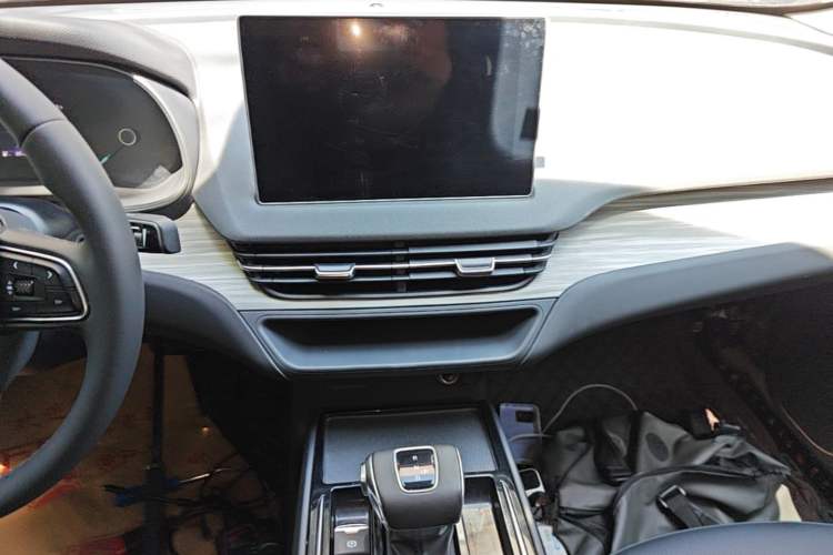 Used Hongqi E-QM5 2024 500km Range Edition Audio And AC Panel