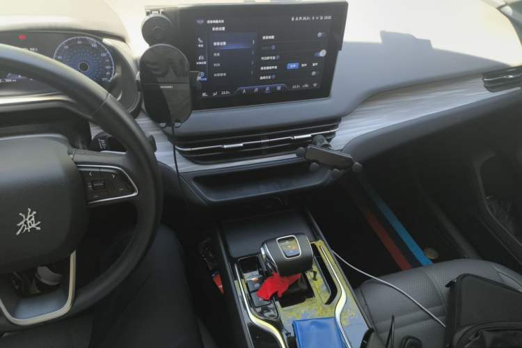 Used Hongqi E-QM5 2024 610 km PLUS Audio And AC Panel