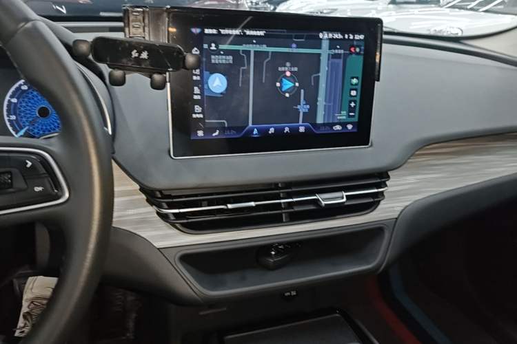 Used Hongqi E-QM5 2024 500km Range Edition Audio And AC Panel