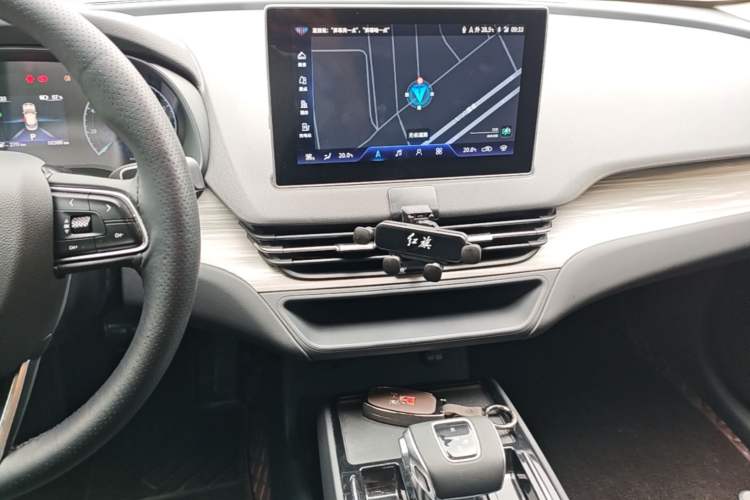 Used Hongqi E-QM5 2024 500km Range Edition Audio And AC Panel