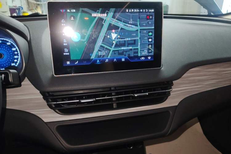 Used Hongqi E-QM5 2024 560km PLUS Audio And AC Panel
