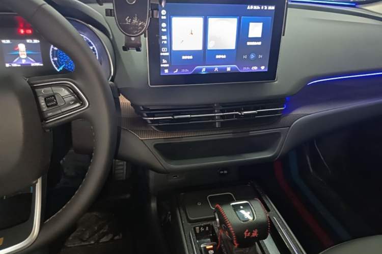 Used Hongqi E-QM5 2024 450km Range Commuter Version Audio And AC Panel