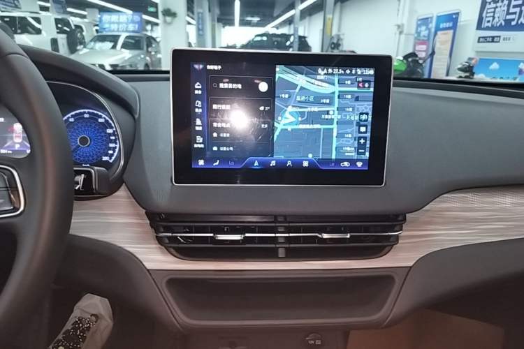 Used Hongqi E-QM5 2024 560km PLUS Audio And AC Panel