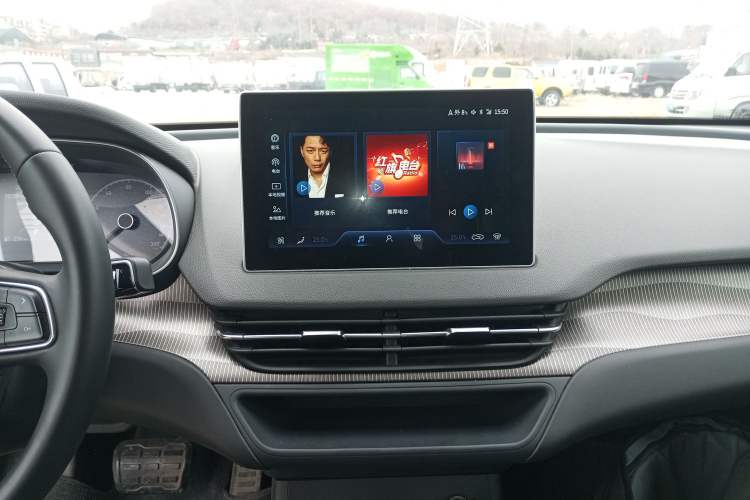 Used Hongqi E-QM5 2024 450km Range Commuter Version Audio And AC Panel