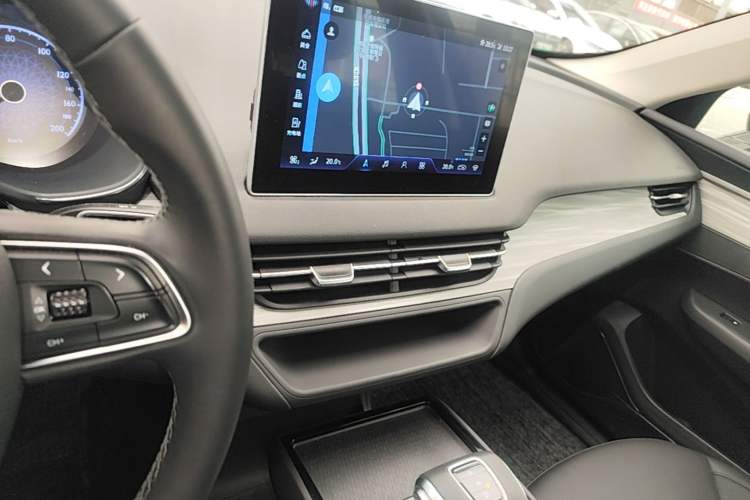 Used Hongqi E-QM5 2024 560km PLUS Audio And AC Panel