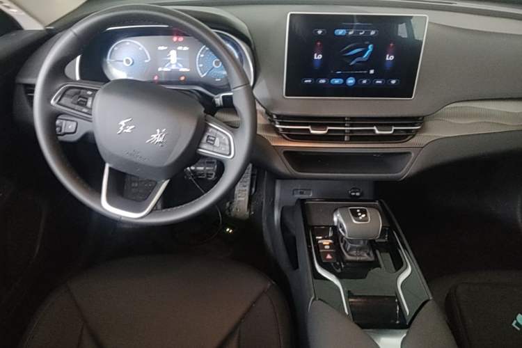 Used Hongqi E-QM5 2024 450km Range Commuter Version Center Console