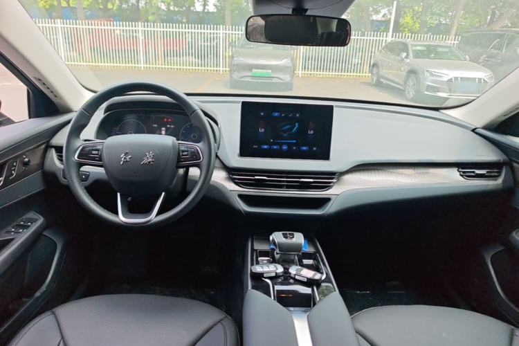 Used Hongqi E-QM5 2024 450km Range Commuter Version Center Console