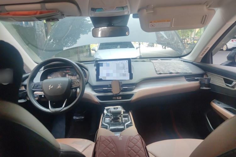 Used Hongqi E-QM5 2024 610 km PLUS Center Console