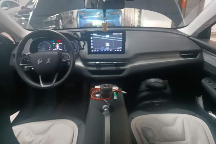 Used Hongqi E-QM5 2024 610 km PLUS Center Console