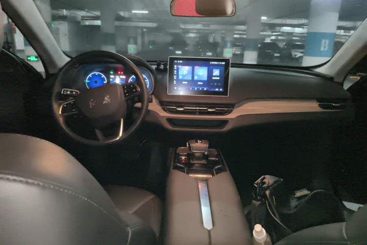 Used Hongqi E-QM5 2024 500km Range Edition Center Console