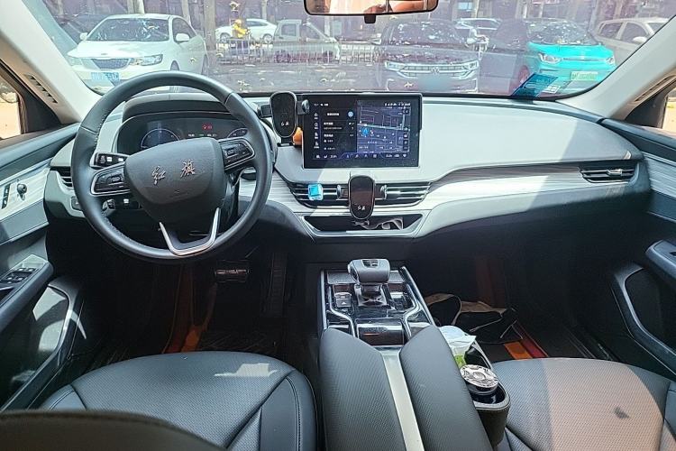 Used Hongqi E-QM5 2024 500km Range Edition Center Console