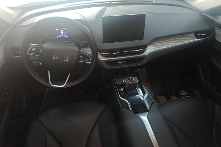 Used Hongqi E-QM5 2024 610 km PLUS Center Console