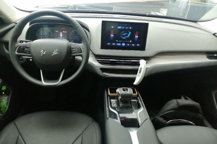 Used Hongqi E-QM5 2024 610 km PLUS Center Console