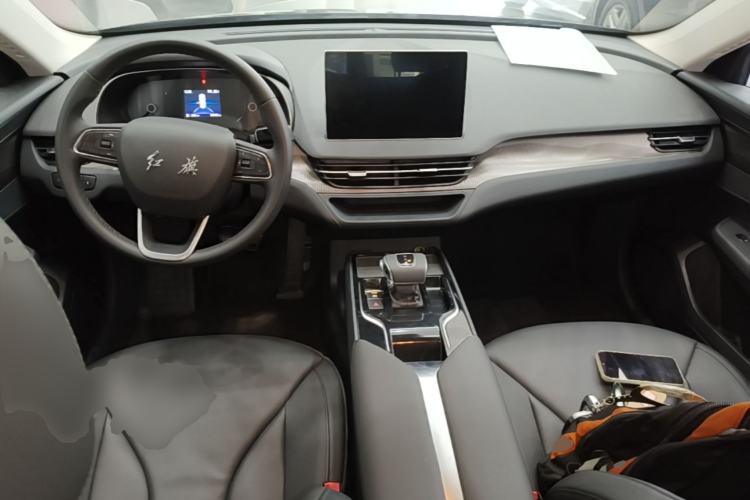 Used Hongqi E-QM5 2024 450km Range Commuter Version Center Console