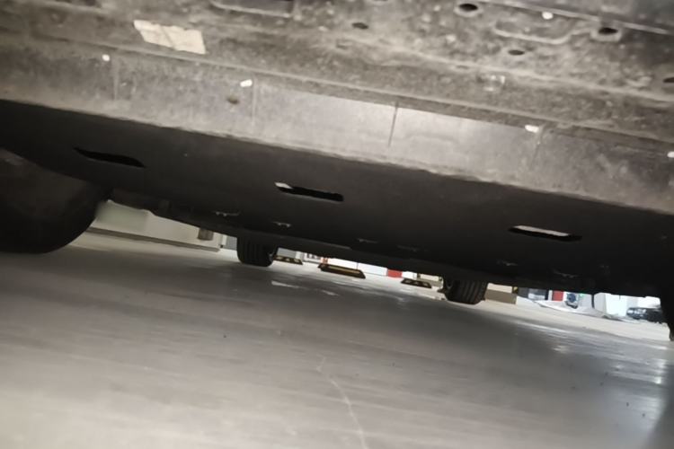Used Hongqi E-QM5 2024 450km Range Commuter Version Chassis Front