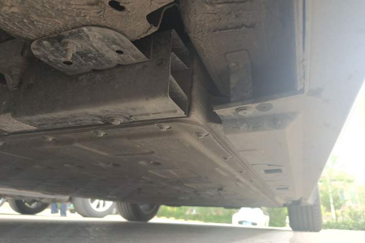 Used Hongqi E-QM5 2024 450km Range Commuter Version Chassis Front Left