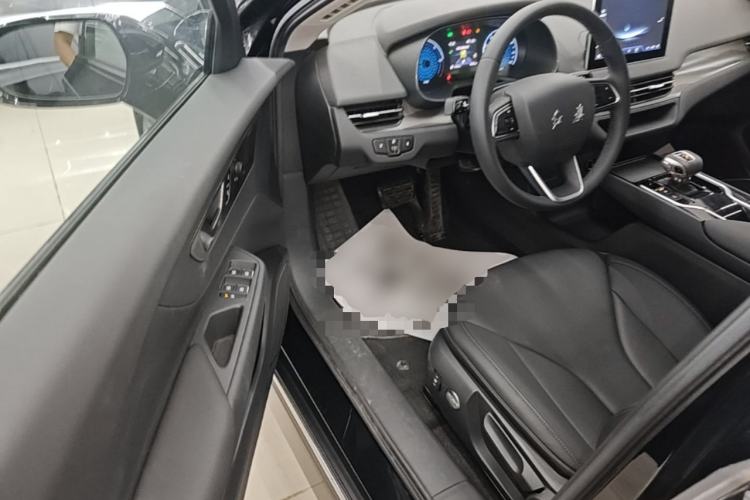 Used Hongqi E-QM5 2024 450km Range Commuter Version Driver Seat