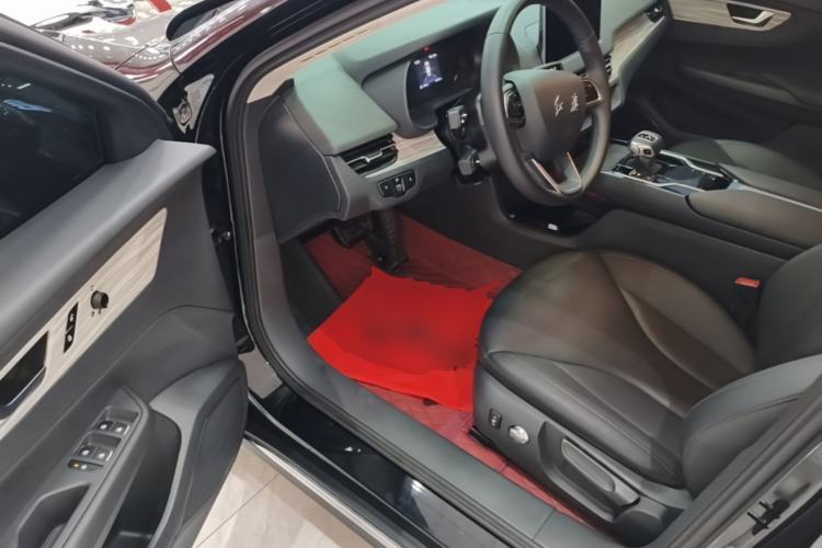 Used Hongqi E-QM5 2024 610 km PLUS Driver Seat