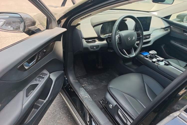 Used Hongqi E-QM5 2024 450km Range Commuter Version Driver Seat