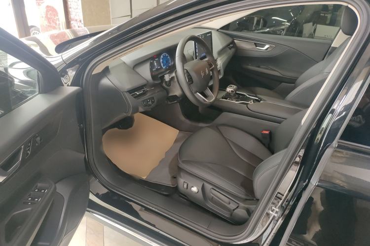 Used Hongqi E-QM5 2024 450km Range Commuter Version Driver Seat