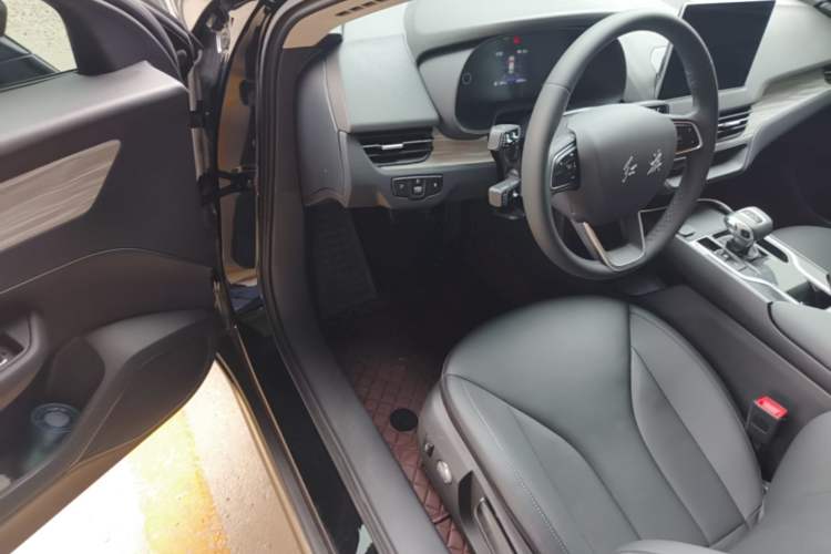 Used Hongqi E-QM5 2024 500km Range Edition Driver Seat