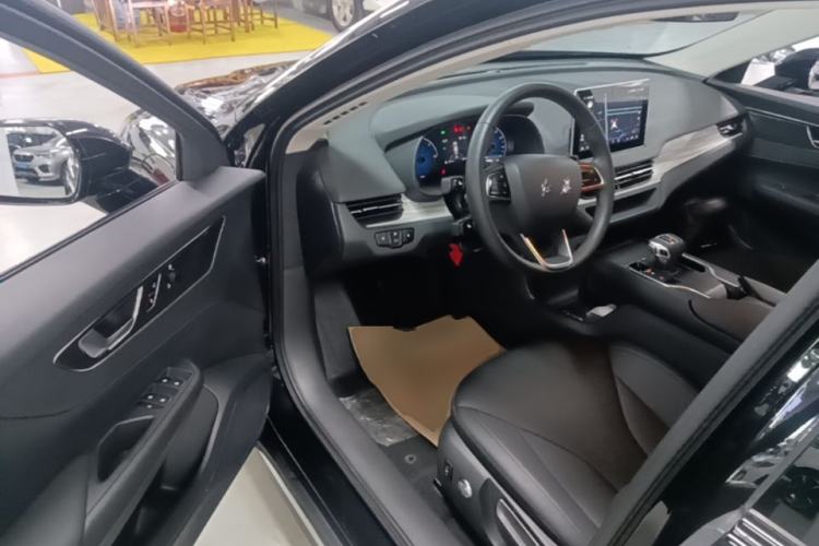 Used Hongqi E-QM5 2024 560km PLUS Driver Seat