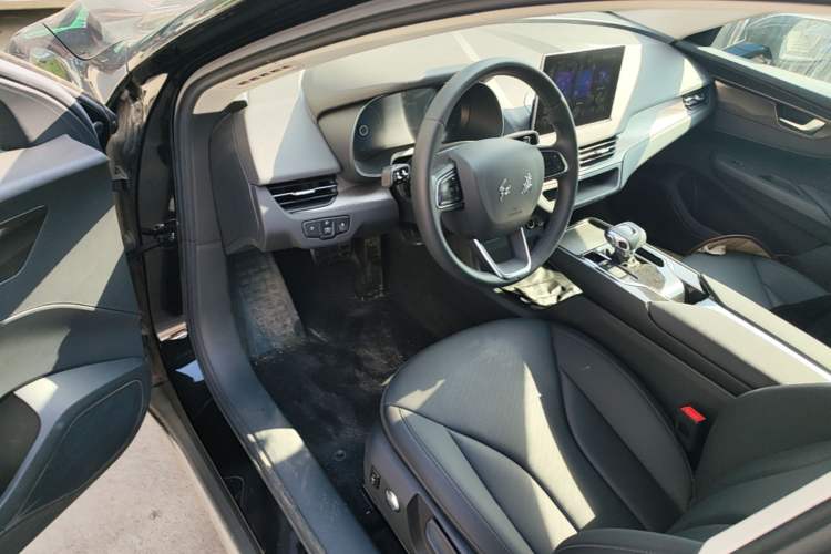 Used Hongqi E-QM5 2024 450km Range Commuter Version Driver Seat