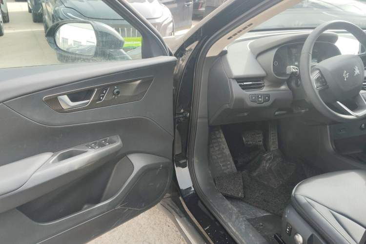 Used Hongqi E-QM5 2024 450km Range Commuter Version Driver Seat