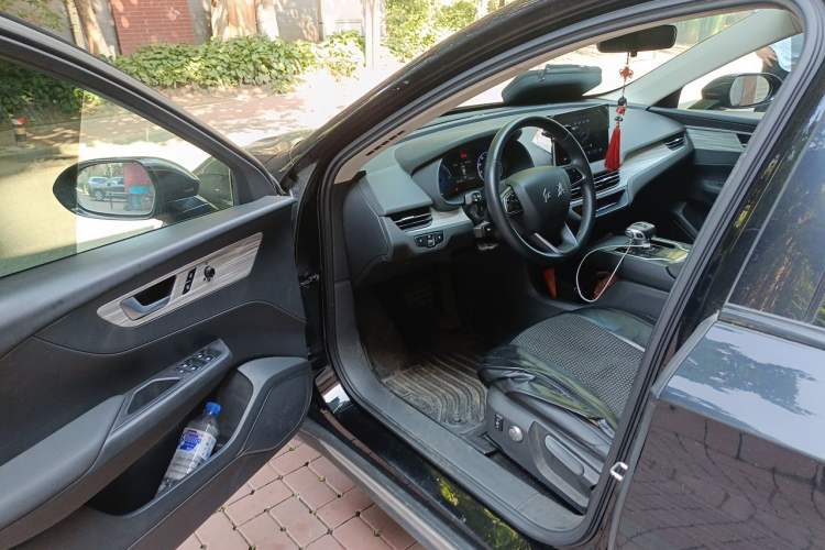 Used Hongqi E-QM5 2024 610 km PLUS Driver Seat