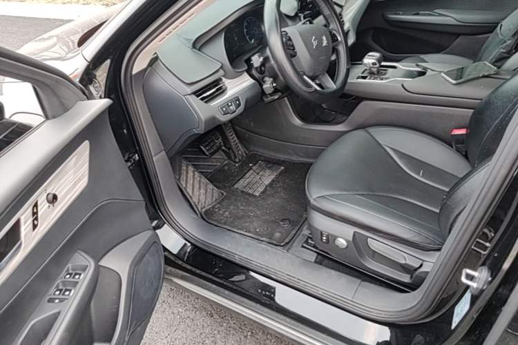 Used Hongqi E-QM5 2024 610 km PLUS Driver Seat