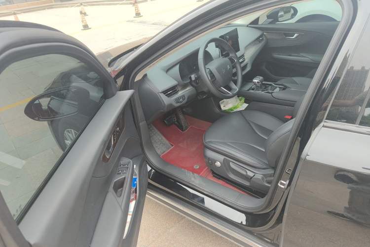 Used Hongqi E-QM5 2024 450km Range Commuter Version Driver Seat