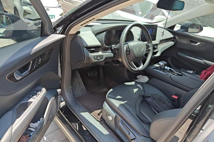 Used Hongqi E-QM5 2024 450km Range Commuter Version Driver Seat