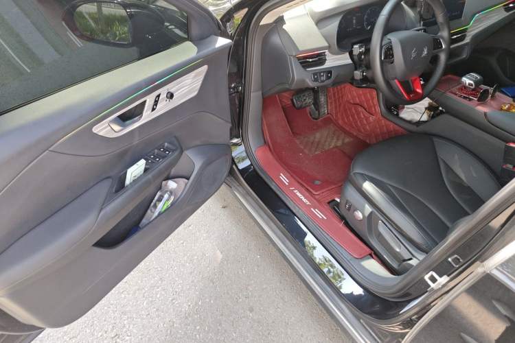 Used Hongqi E-QM5 2024 610 km PLUS Driver Seat