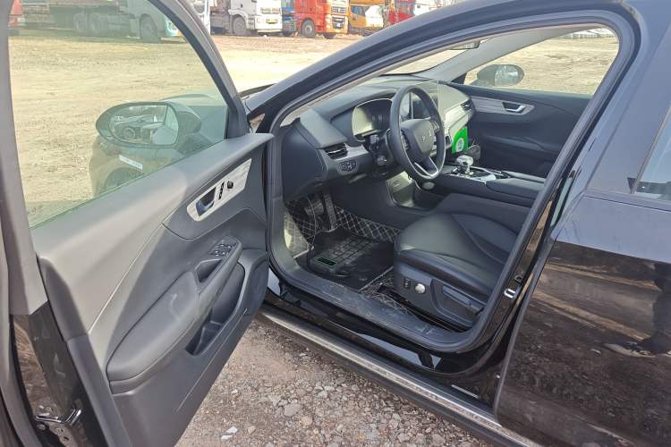 Used Hongqi E-QM5 2024 500km Range Edition Driver Seat