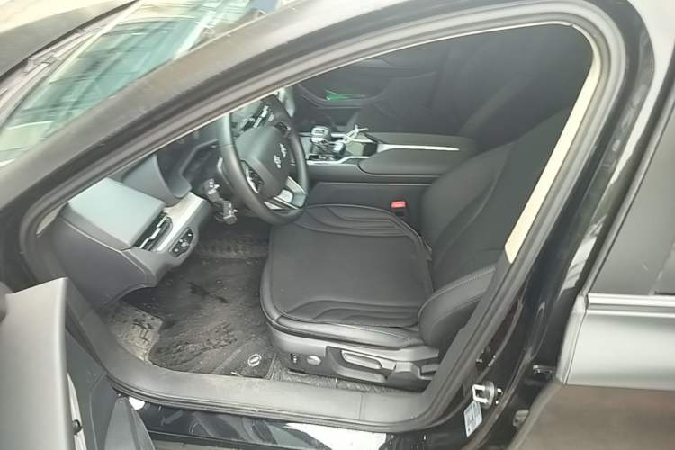 Used Hongqi E-QM5 2024 610 km PLUS Driver Seat