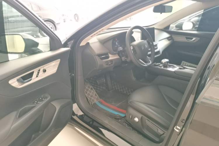 Used Hongqi E-QM5 2024 610 km PLUS Driver Seat