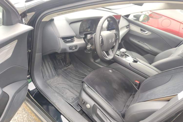 Used Hongqi E-QM5 2024 610 km PLUS Driver Seat