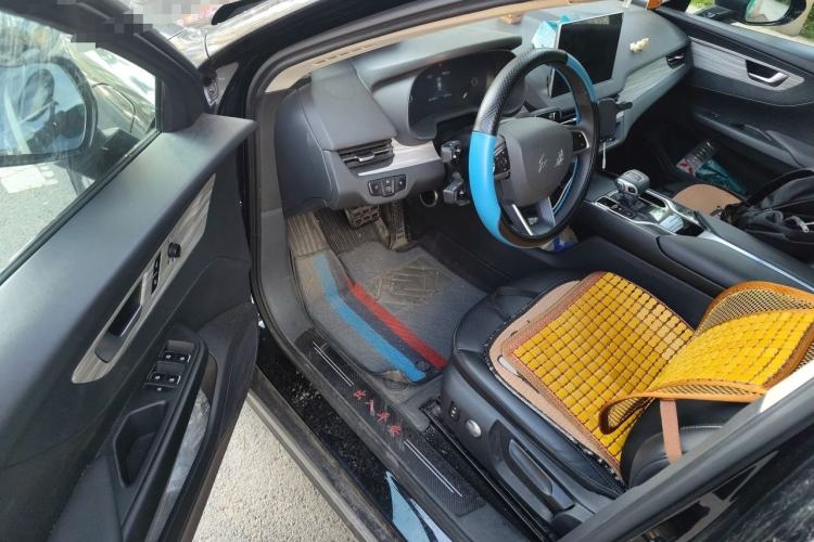 Used Hongqi E-QM5 2024 610 km PLUS Driver Seat