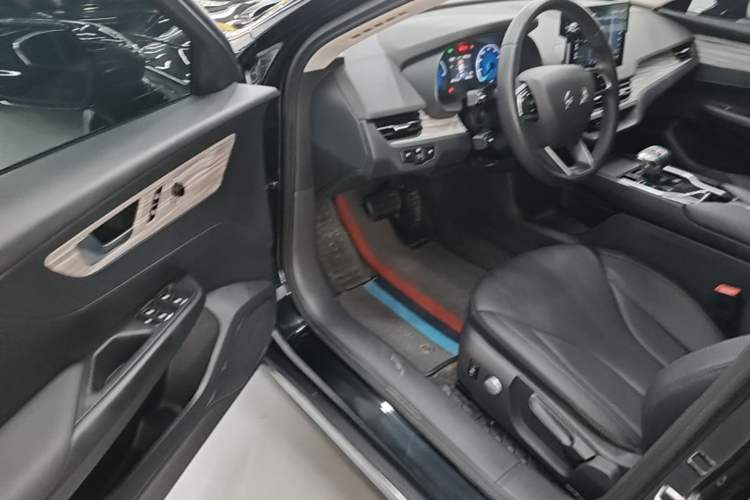 Used Hongqi E-QM5 2024 500km Range Edition Driver Seat
