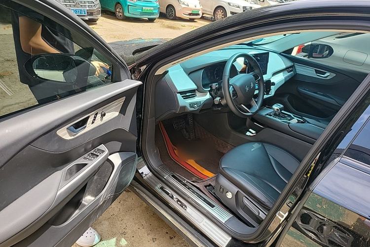 Used Hongqi E-QM5 2024 500km Range Edition Driver Seat