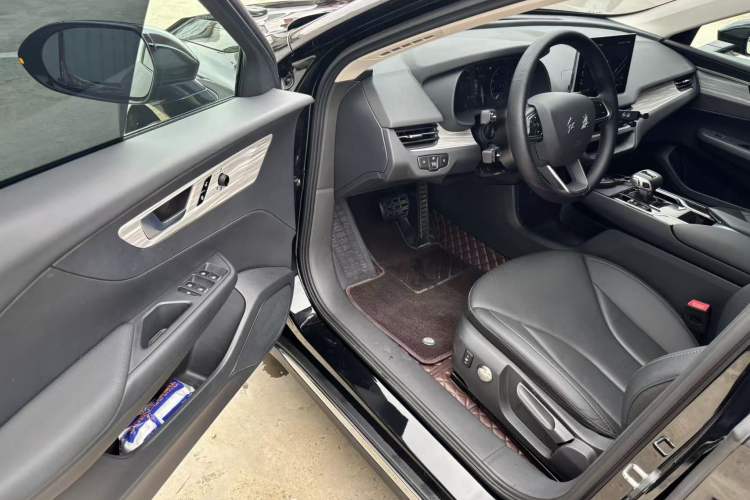 Used Hongqi E-QM5 2024 500km Range Edition Driver Seat